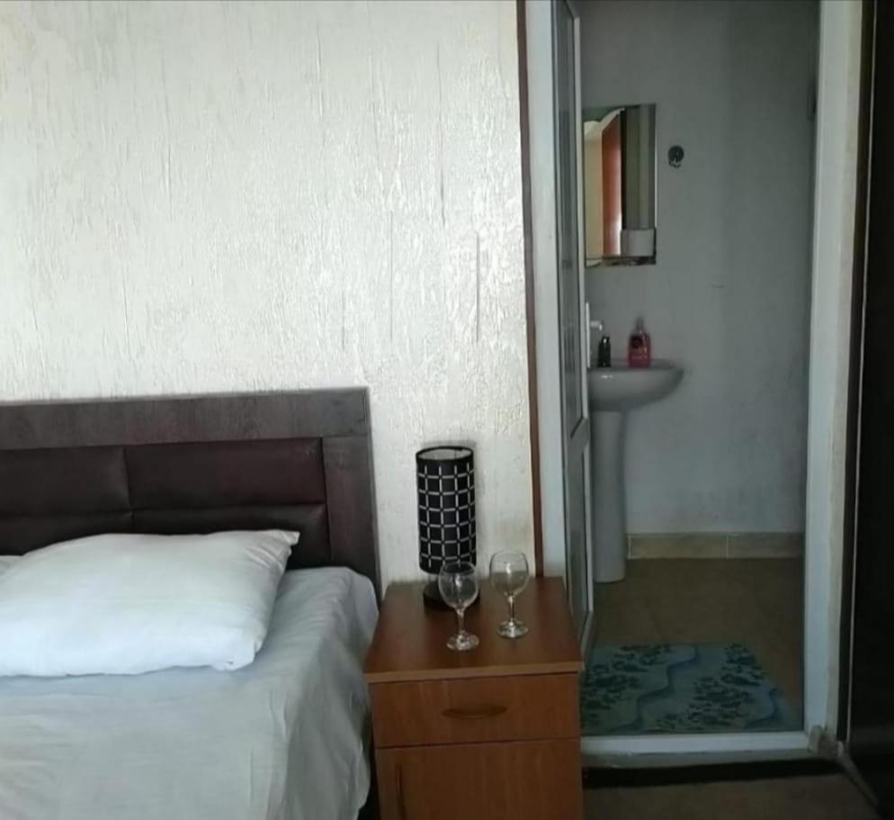 קבריאטי Geno Guest House חדר תמונה