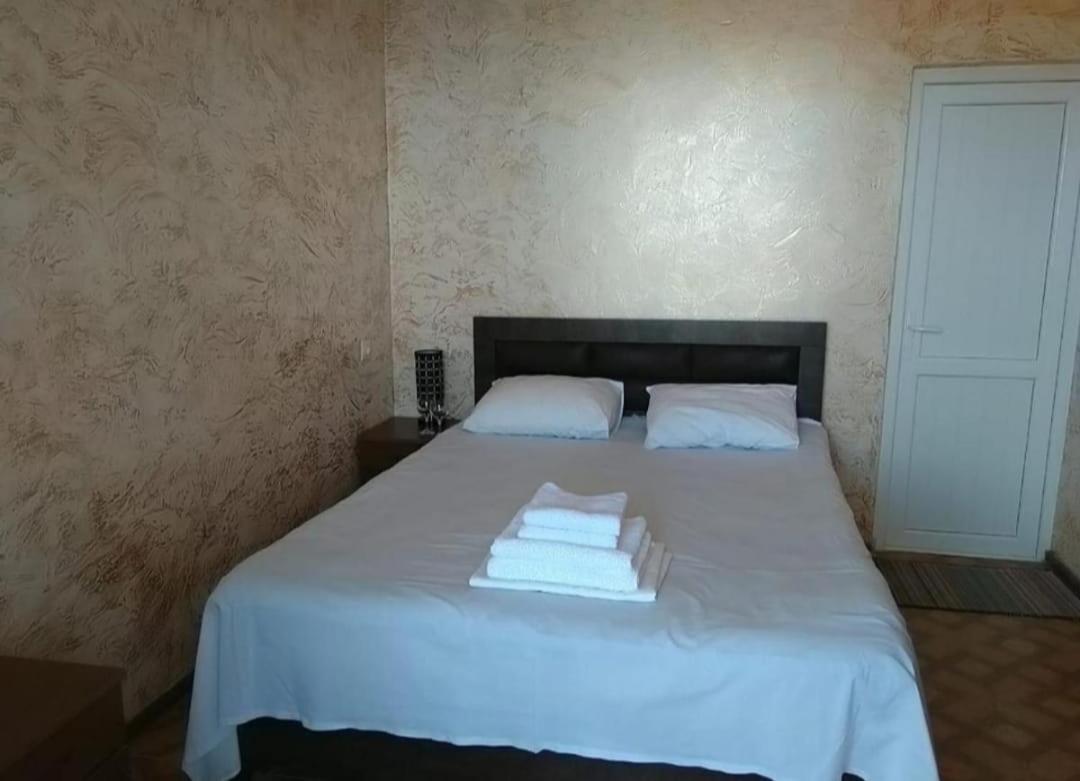 קבריאטי Geno Guest House חדר תמונה