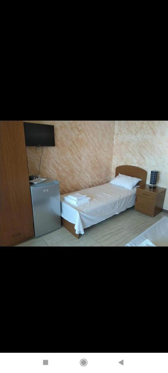 קבריאטי Geno Guest House חדר תמונה