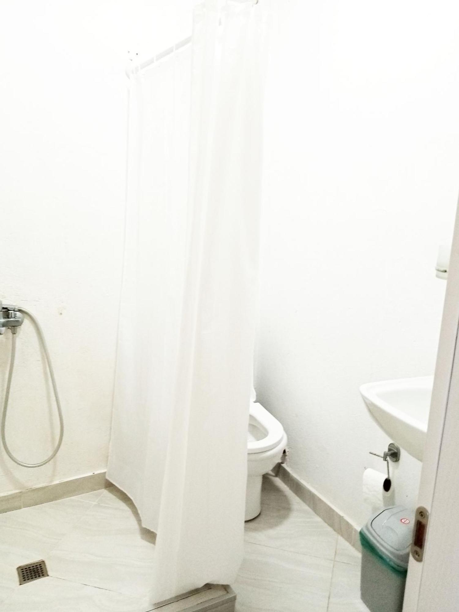 קבריאטי Geno Guest House חדר תמונה
